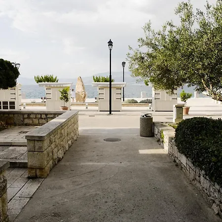 Seaside Apartment *