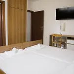 Seaside Apartman *